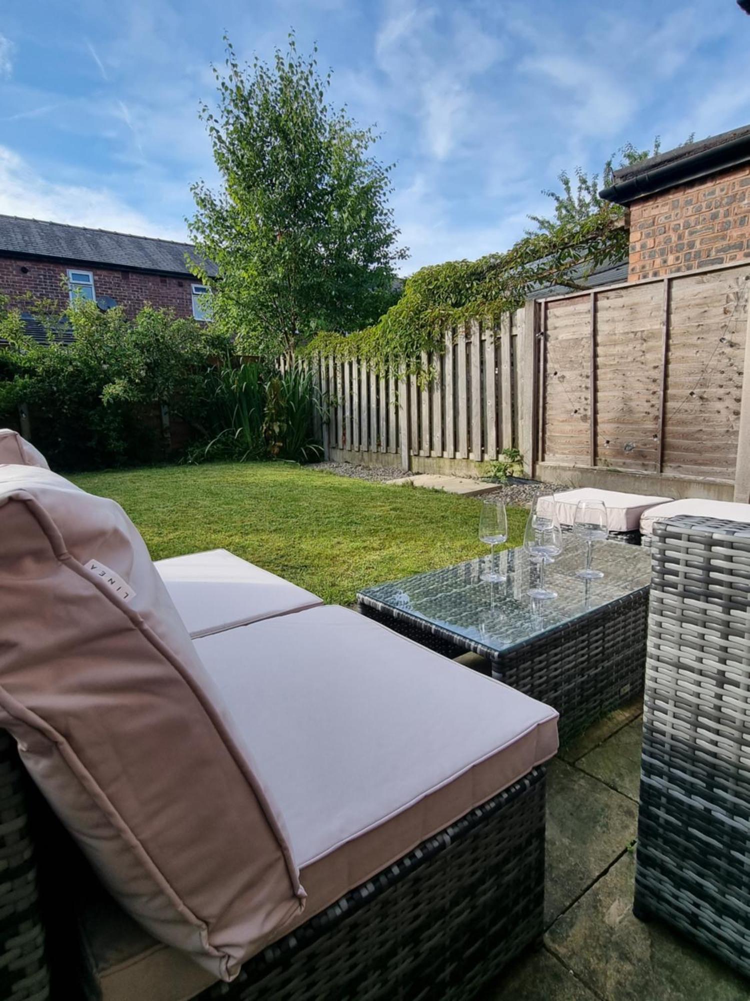 The Heart - Cosy 3 Bedroom House With Double Driveway And Garden In Manchester Buitenkant foto