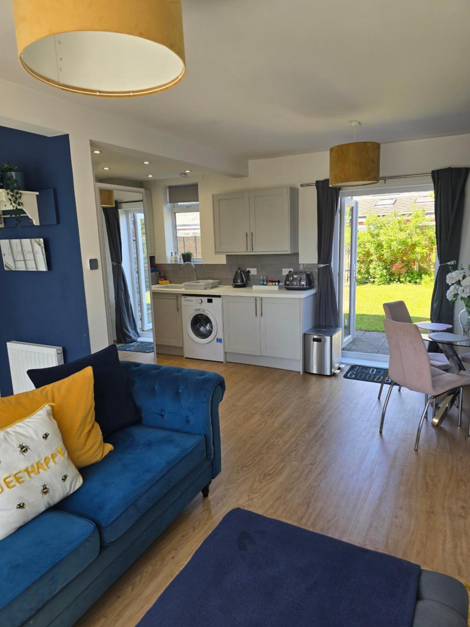 The Heart - Cosy 3 Bedroom House With Double Driveway And Garden In Manchester Buitenkant foto